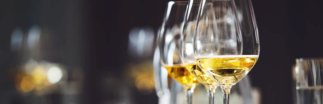 Orange Wine vs White Wine, Explained: Production, Taste, and What to Try banner image