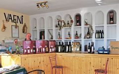 Vaeni Naoussa Wine boutique Winery Image