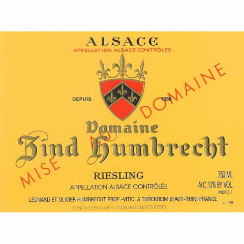Flat front label of wine