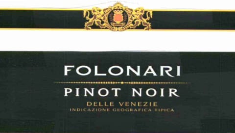 Flat front label of wine