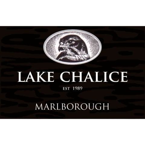 Flat front label of wine