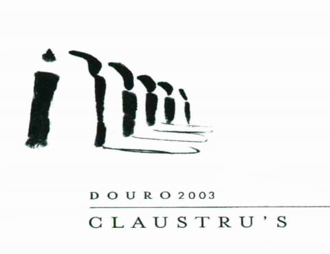 Flat front label of wine