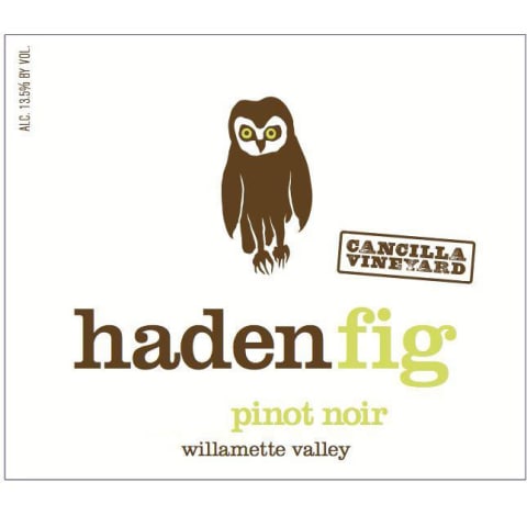 Flat front label of wine