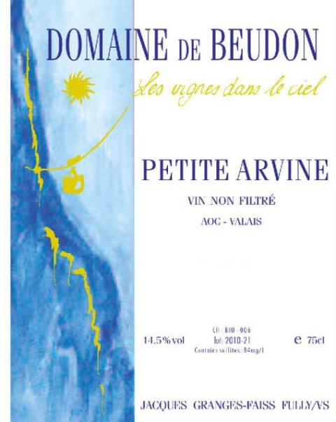 Flat front label of wine