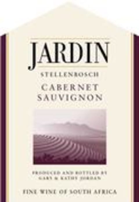 Flat front label of wine