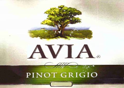 Flat front label of wine
