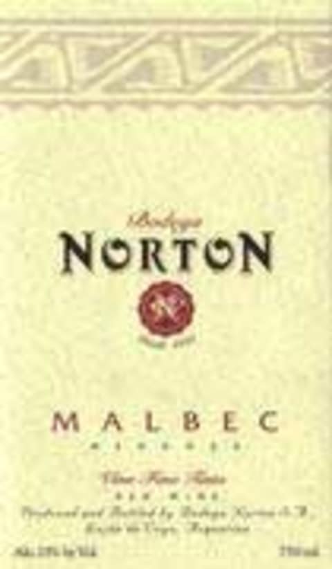 Flat front label of wine