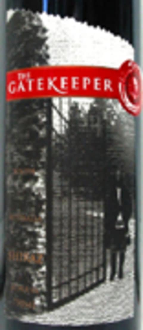 Flat front label of wine
