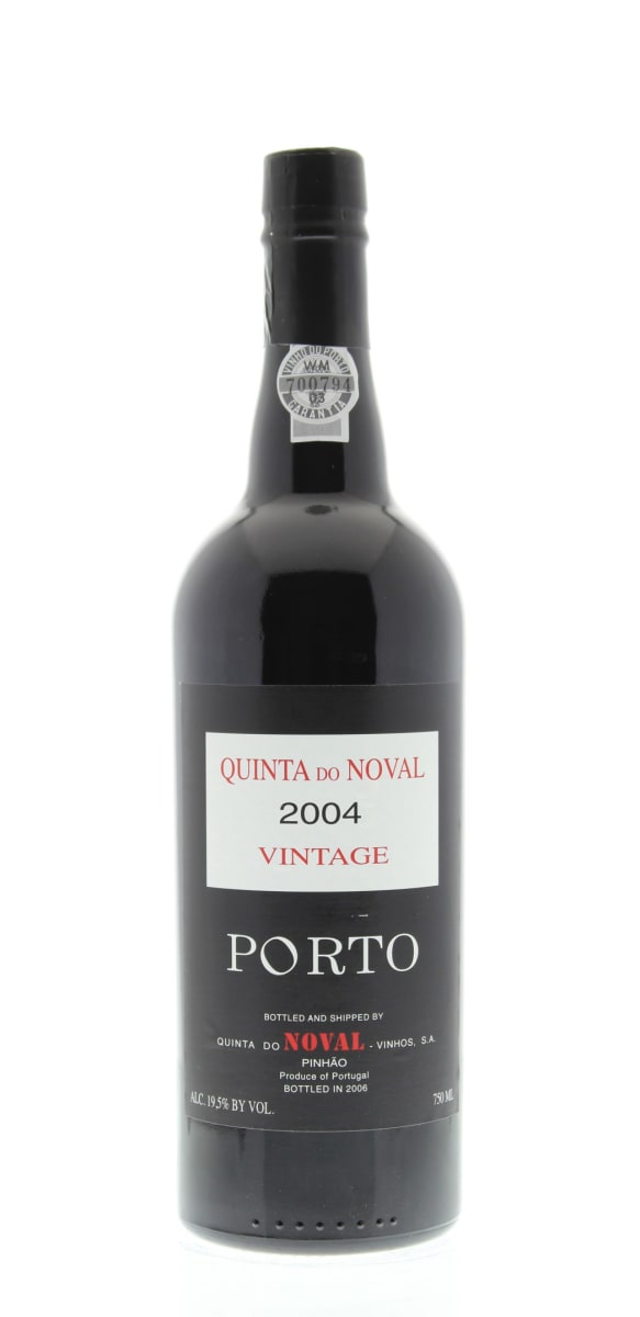 Quinta do Noval Vintage Port 2004 Front Bottle Shot