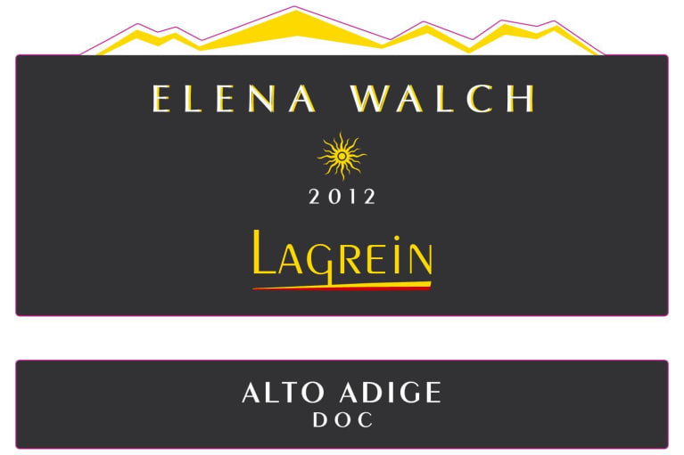 Flat front label of wine