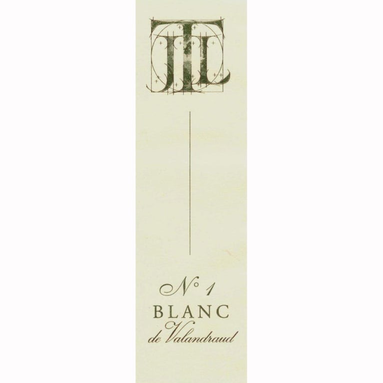 Flat front label of wine