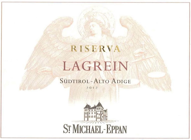 Flat front label of wine