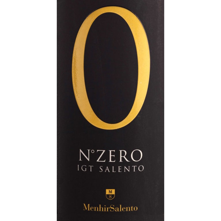 Flat front label of wine