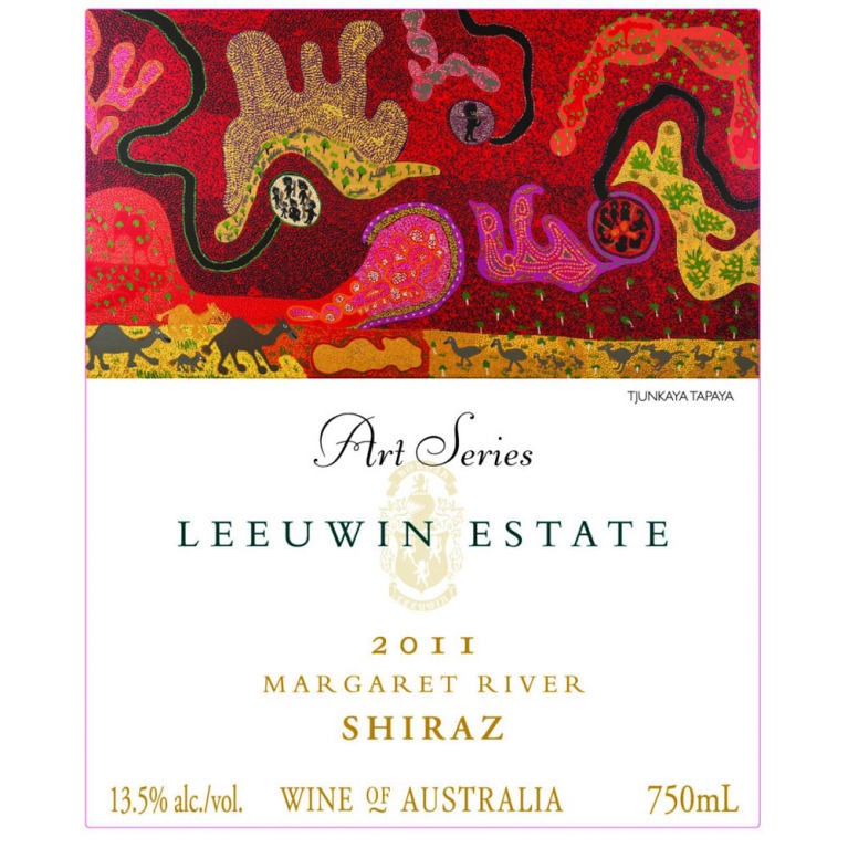 Flat front label of wine