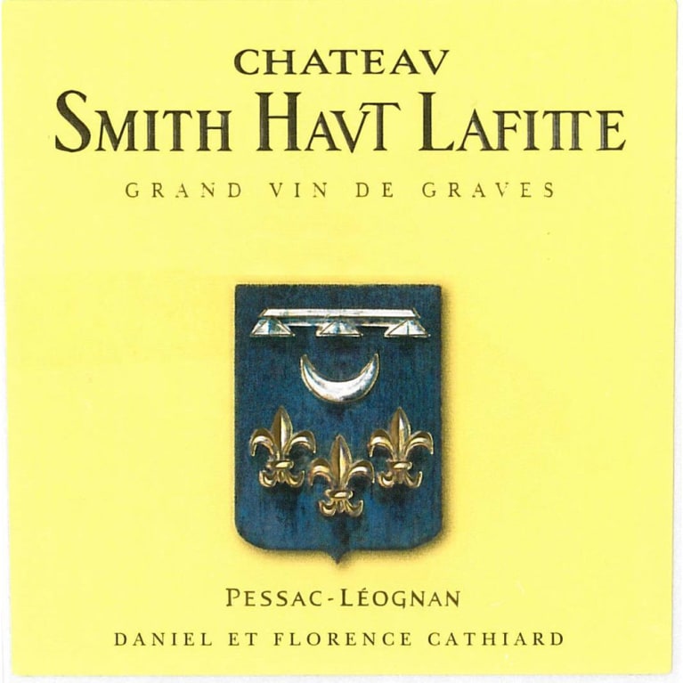 Flat front label of wine