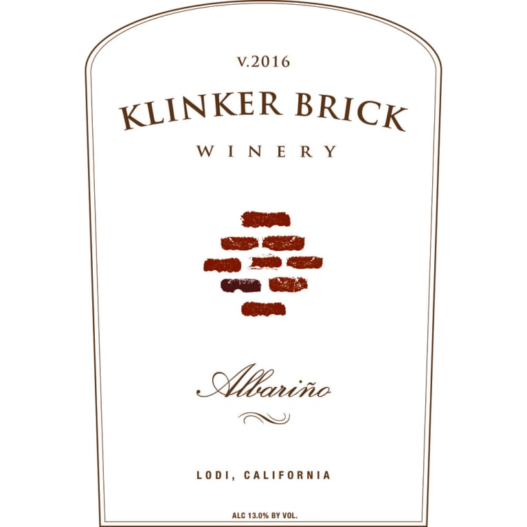 Flat front label of wine