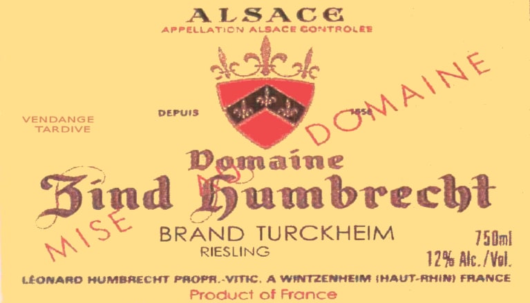 Flat front label of wine